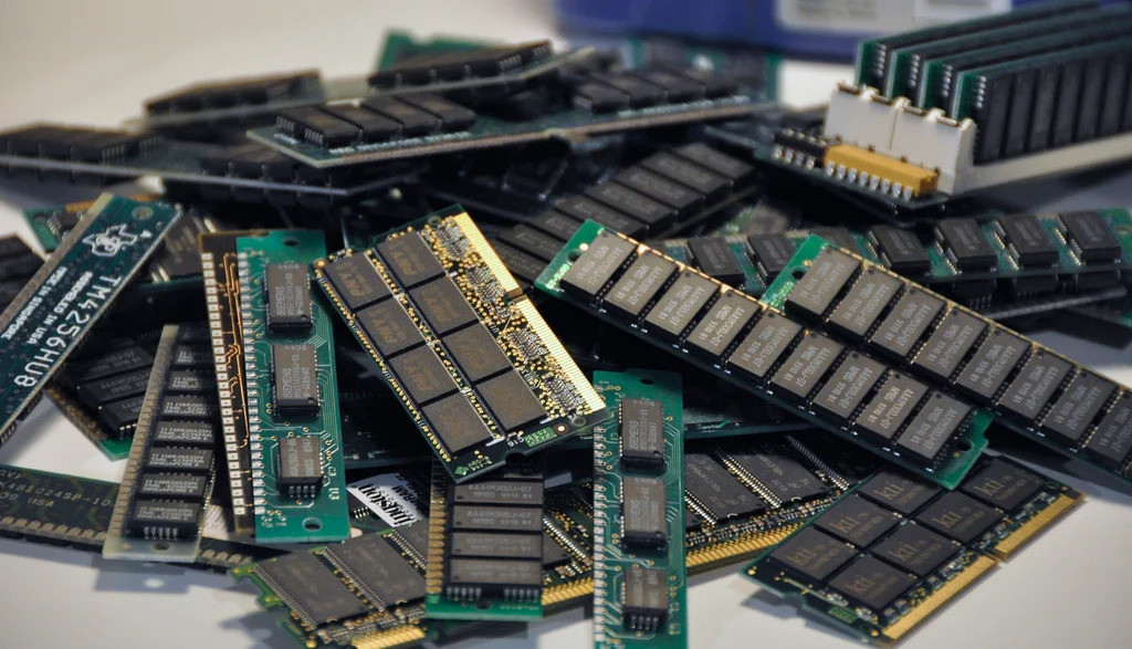 Làm sao để phân biệt RAM laptop và RAM PC
