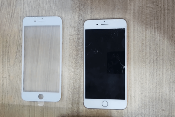 Nguyên nhân khiến mặt kính iPhone 8 Plus bị hỏng