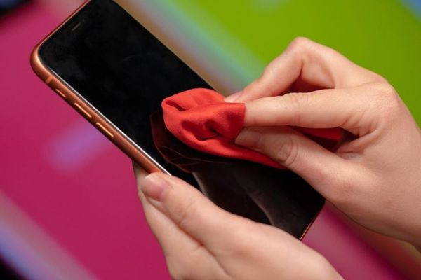 Những lời khuyên giúp bảo vệ màn hình cảm ứng iPhone