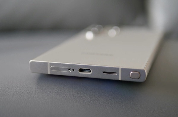 Thay chân sạc Samsung S24 Ultra