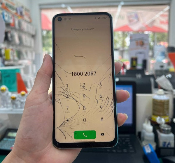 Thay mặt kính Oppo được áp dụng khi nào, trường hợp 2