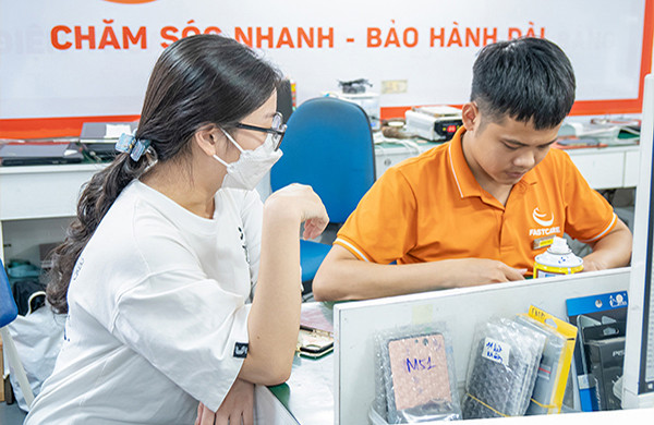 Thay nắp sau Oppo giá bao nhiêu tiền Thay nắp sau Oppo giá bao nhiêu tiền