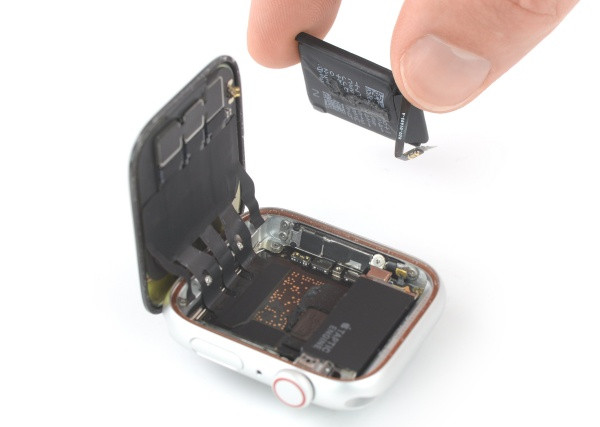 Thay pin Apple Watch Series SE 2020 Thay pin Apple Watch Series SE 2020