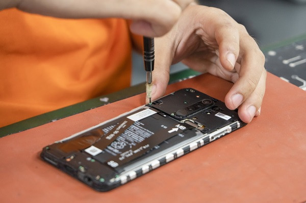 ly do ban nen thay pin samsung tai fastcare
