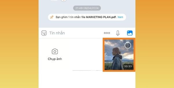Thêm chữ vào video trên iPhone bằng Zalo bước 1