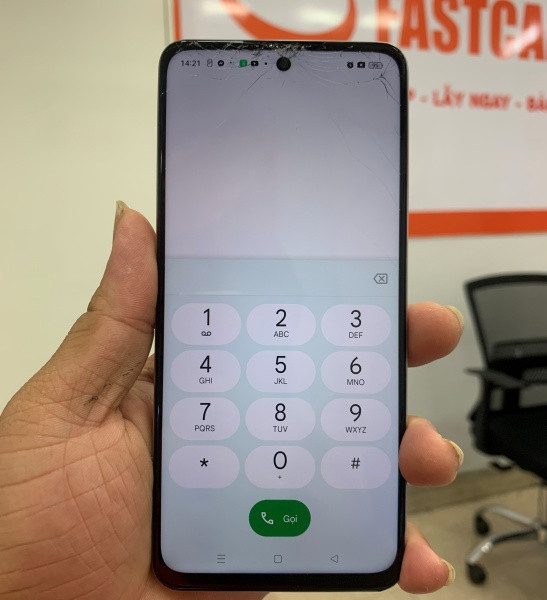 Trường hợp cần thay kính Realme