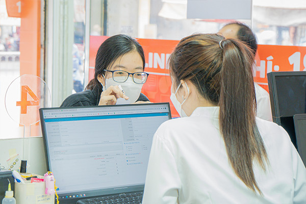 Đội ngũ nhân viên FASTCARE chuyên nghiệp Đội ngũ nhân viên FASTCARE chuyên nghiệp
