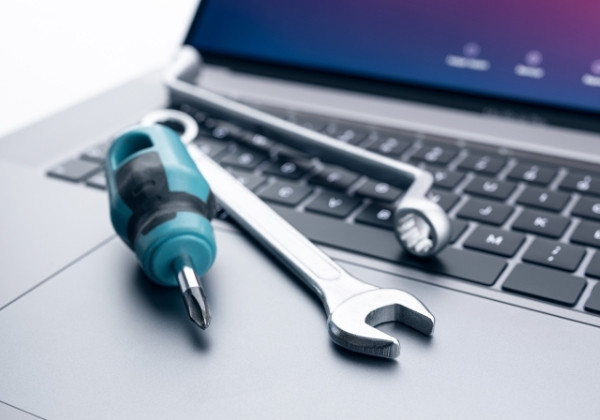 FASTCARE - địa chỉ thay pin laptop uy tín, đáng tin cậy FASTCARE - địa chỉ thay pin laptop uy tín, đáng tin cậy