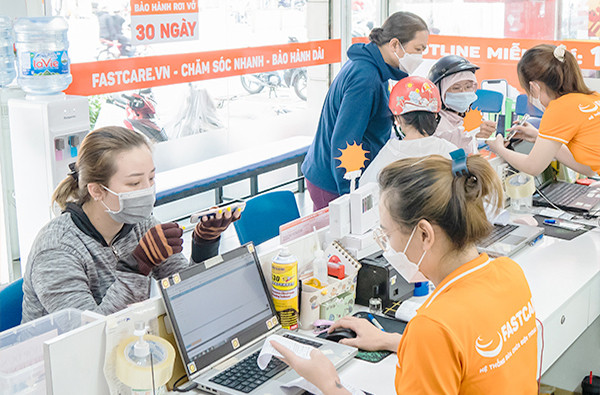 FASTCARE hỗ trợ khách hàng nhiệt tình và tận tâm FASTCARE hỗ trợ khách hàng nhiệt tình và tận tâm