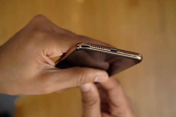 Khi nào nên thay IC sạc iPhone X?