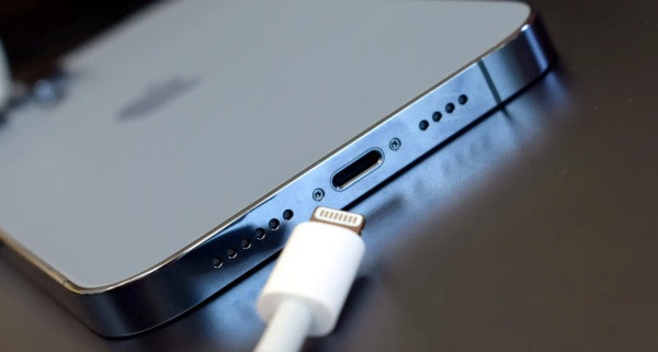 Lưu ý khi thay IC sạc iPhone 13 Pro Max