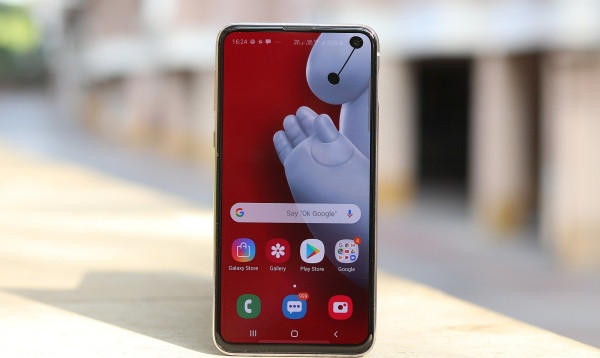 Màn hình Samsung S10e