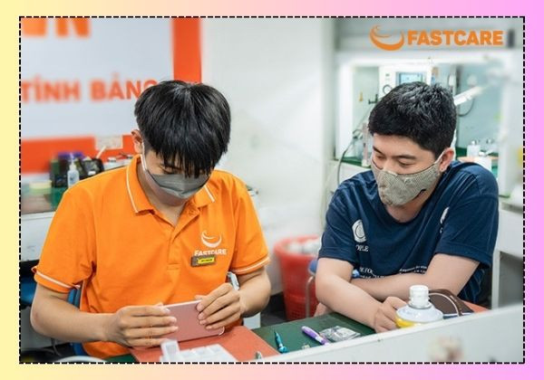 Mang iPhone bị lỗi tới các trung tâm sửa chữa có uy tín 
