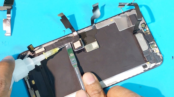 Nguyên nhân dẫn đến IC cảm ứng iPhone Xs bị hư Nguyên nhân dẫn đến IC cảm ứng iPhone Xs bị hư