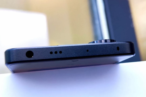 Nguyên nhân khiến mic Xiaomi Redmi 13C bị xuống cấp