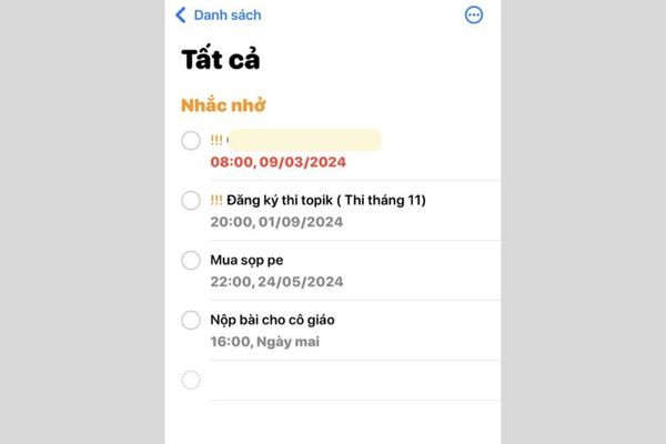 Sử dụng Lời nhắc để hiện ghi chú trên màn hình khóa iPhone bước 1