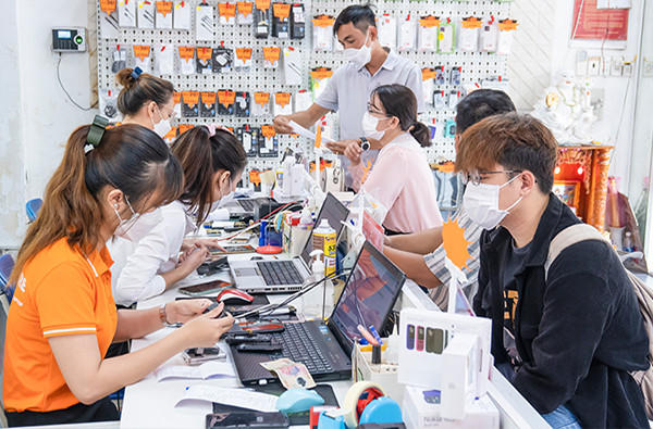 Thay IC nguồn iPhone 13 ở FASTCARE