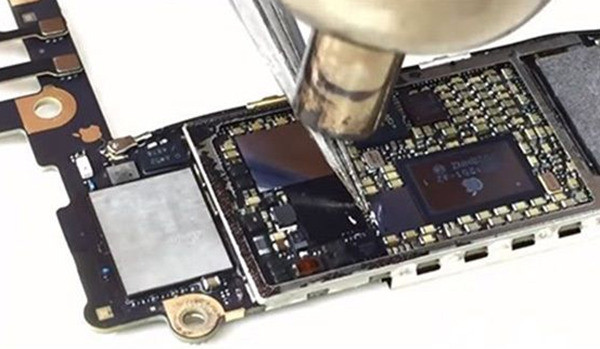 Thay IC nguồn iPhone 7 Thay IC nguồn iPhone 7