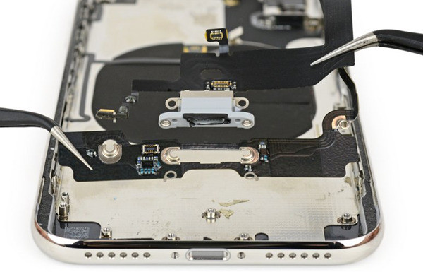 Thay IC nguồn iPhone X Thay IC nguồn iPhone X