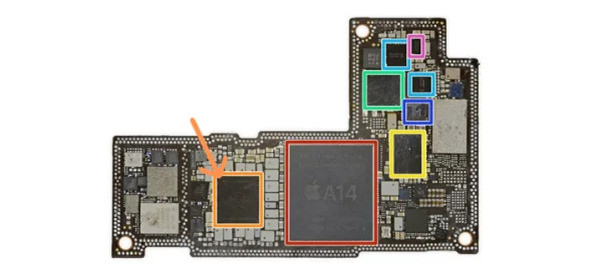 Thay IC sạc iPhone 12 Thay IC sạc iPhone 12