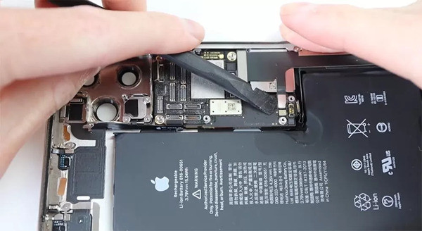 Thay IC Wifi iPhone 14 Pro Thay IC Wifi iPhone 14 Pro