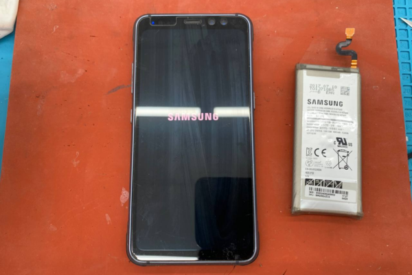 Thay pin Samsung S8