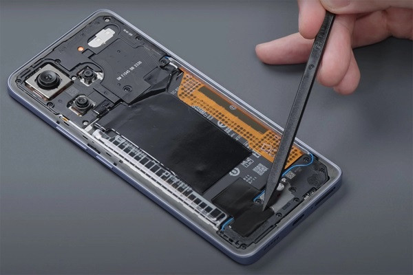 Trường hợp nào cần thay mặt kính Xiaomi Redmi Note 13 Pro Plus