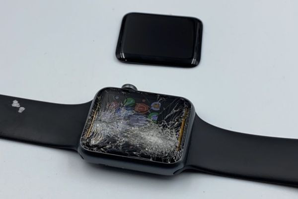 Apple Watch bị sọc màn hình