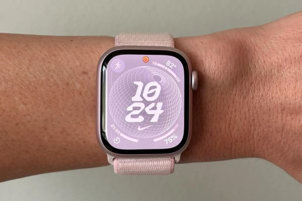 Apple Watch bị hở màn hình