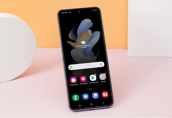 Camera trước Samsung Z Flip 4 