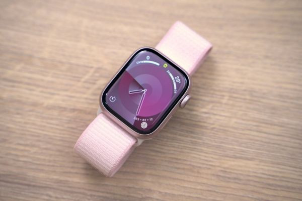 Apple Watch bị hở màn hình