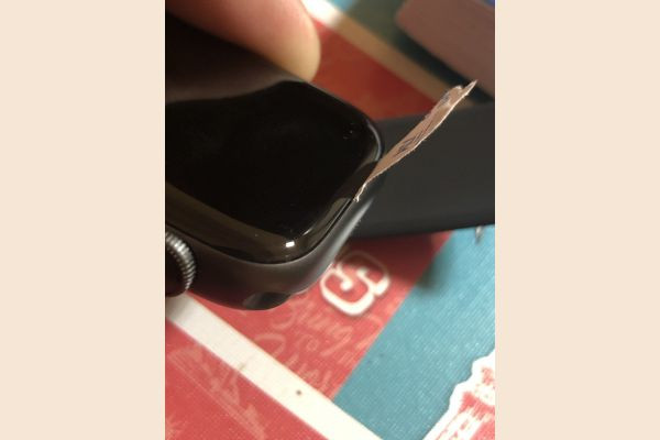 Apple Watch bị hở màn hình