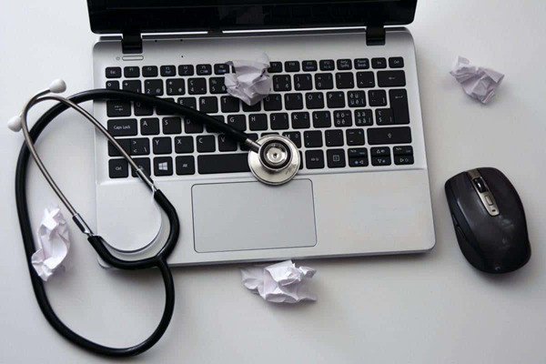 Thay IC nguồn Macbook