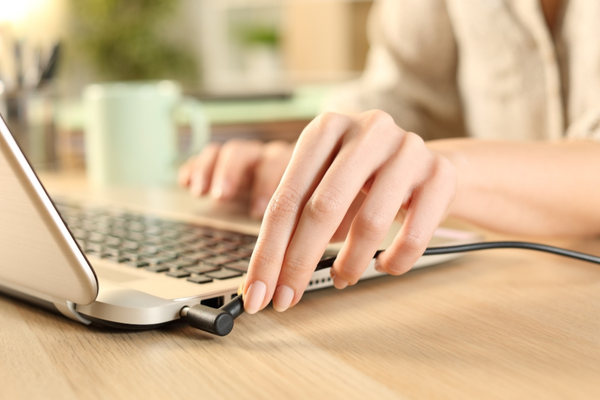 Laptop thường xuyên bị tắt nguồn đột ngột