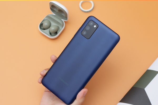 Khi nào nên thay kính camera Samsung A03s