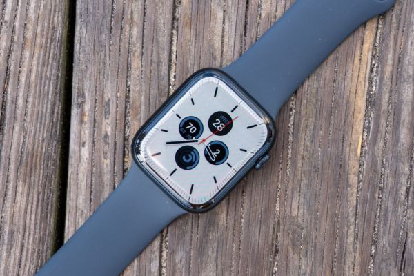 Apple Watch bị sọc màn hình
