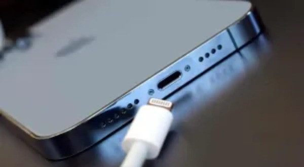 nguyên nhân có thể khiến IC sạc của iPhone 14 Plus bị hỏng