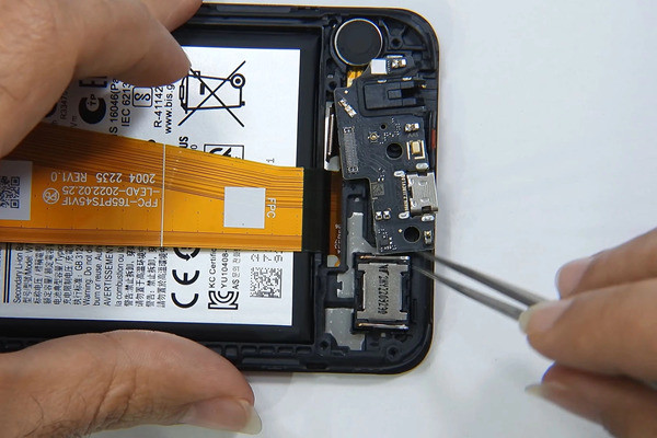 Nguyên nhân dẫn đến loa trong Samsung A04 bị hư