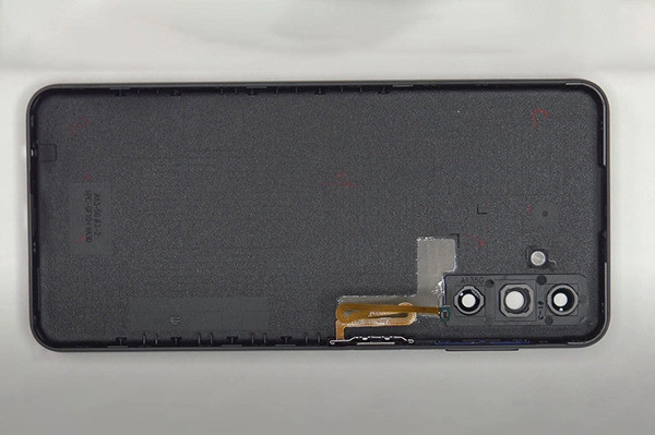 Nguyên nhân dẫn đến nắp lưng Samsung A13 bị hư Nguyên nhân dẫn đến nắp lưng Samsung A13 bị hư