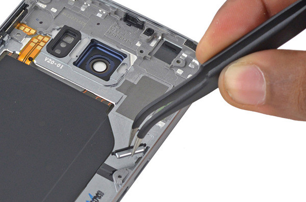 Nguyên nhân dẫn đến nút nguồn Samsung A11 bị hư Nguyên nhân dẫn đến nút nguồn Samsung A11 bị hư