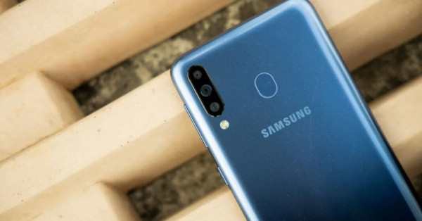 Nguyên nhân Samsung M11 hư main