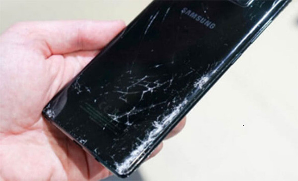 Những trường hợp cần thay nắp lưng Samsung A11 Những trường hợp cần thay nắp lưng Samsung A11
