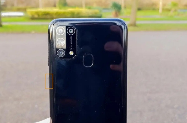 Nút nguồn Samsung M31