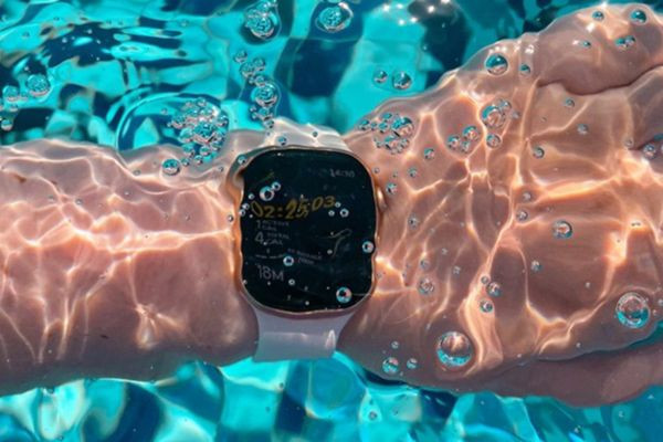Apple Watch bị hở màn hình