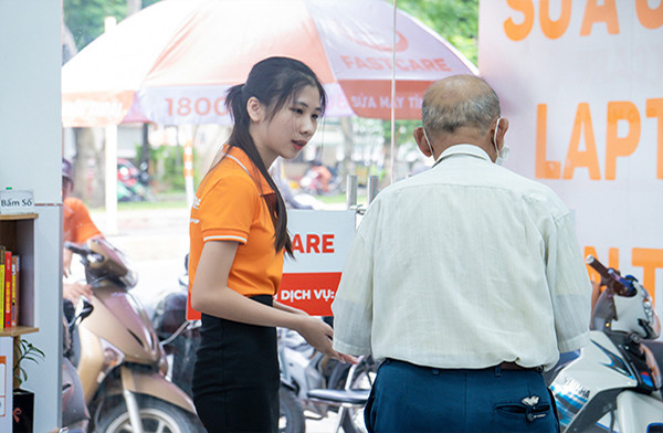 Sửa bởi kỹ thuật lành nghề và linh kiện chất lượng cao