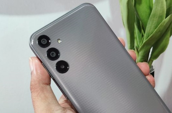 Thay camera sau Samsung M15