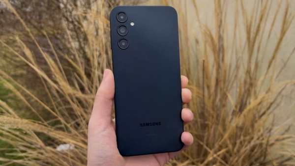 Thay nắp lưng Samsung M15