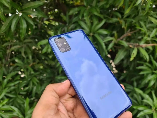 Thay nắp lưng Samsung M51