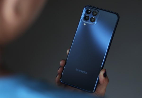 Thay nắp sau Samsung M33 Thay nắp sau Samsung M33