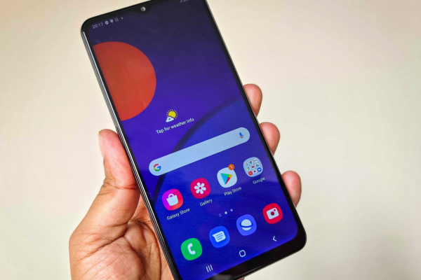 Dịch vụ&nbsp;thay pin Samsung M12 chính hãng, lấy liền tại FASTCARE